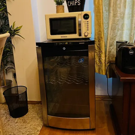 Spacious Private In Old Town Apartment