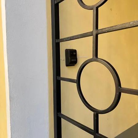 Spacious Private In Old Town Apartment