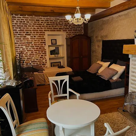 Spacious Private In Old Town Apartment *